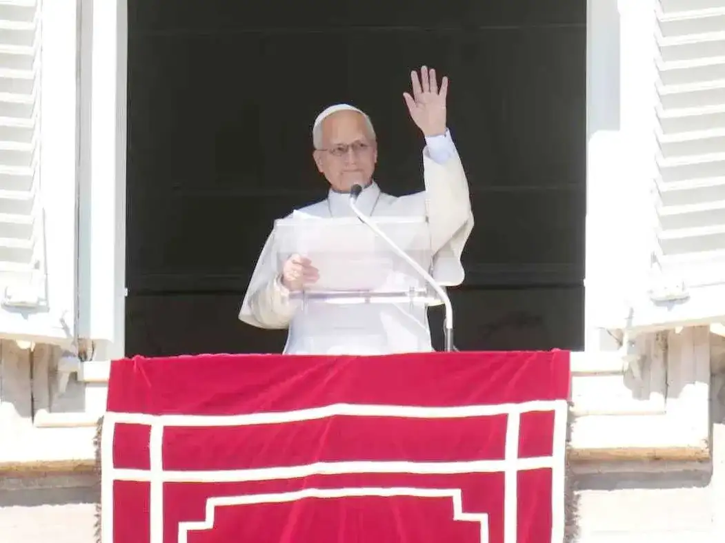 El papa León XIV anunció que se internará 
para operarse de un nódulo en un pulmón