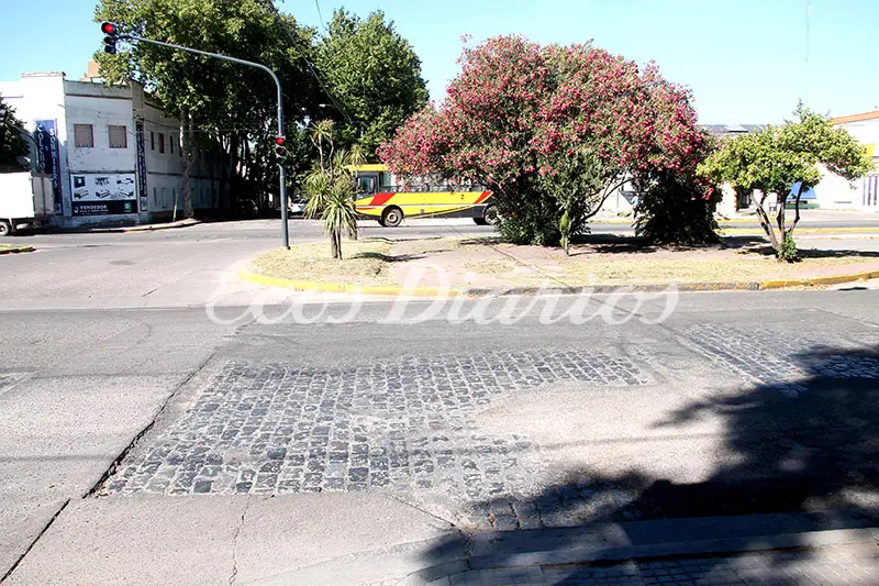 Cada vez se conduce más en zigzag para esquivar los pozos