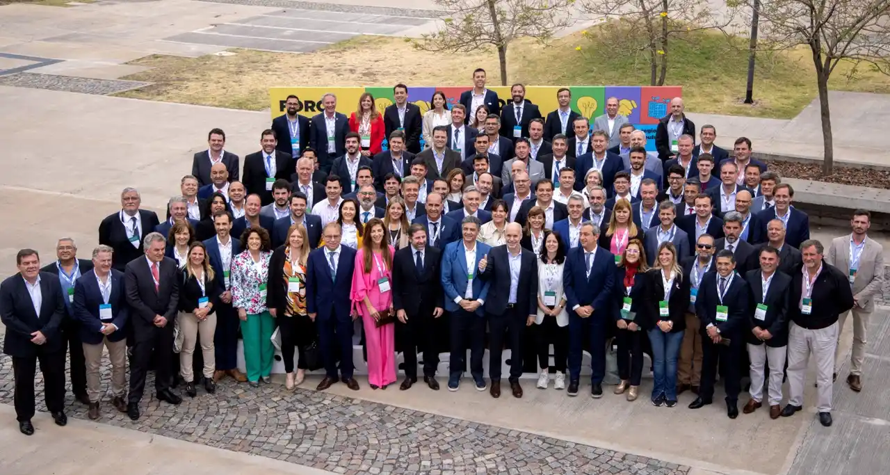 Rodríguez Larreta, junto a intendentes entrerrianos, anunció un amplio consenso para enfrentar las consecuencias del cambio climático
