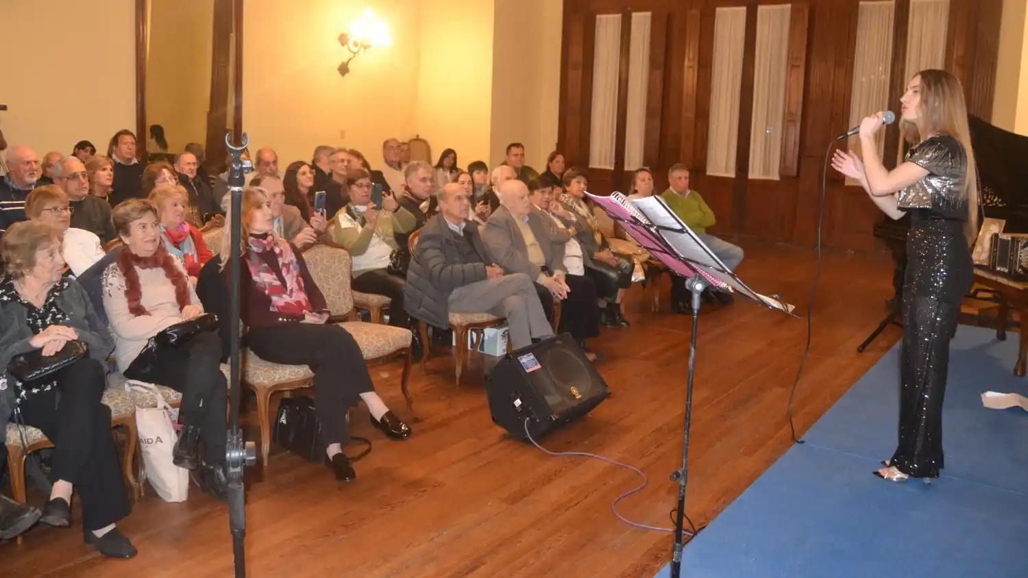 Valentina Etchebest volvió a emocionar en Gualeguay con su espectáculo “Tango y algo más”