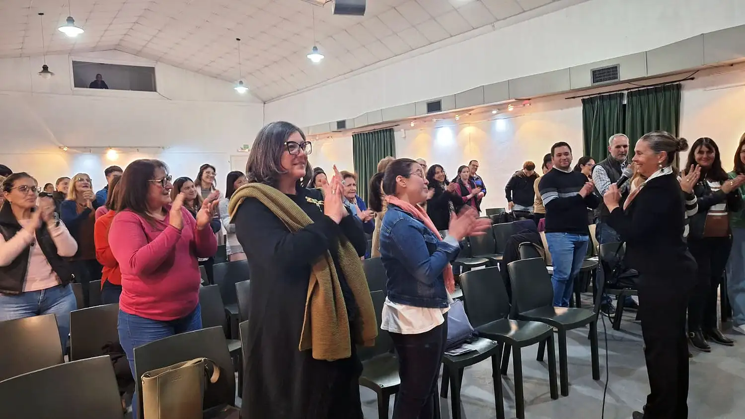 El público larroquense se mostró muy participativo.