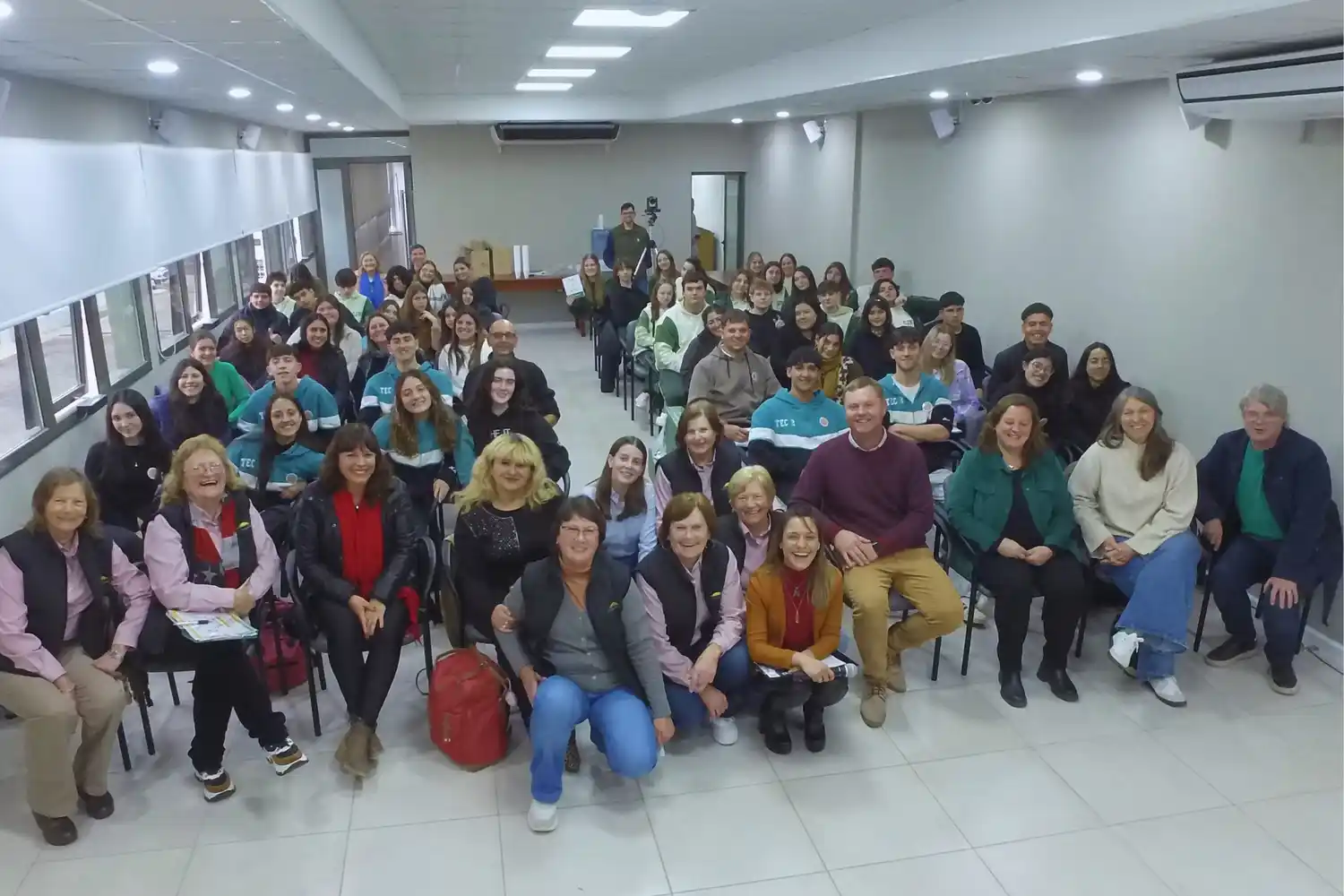Estudiantes presentaron proyectos cooperativos en la final del certamen “Son parte del presente”