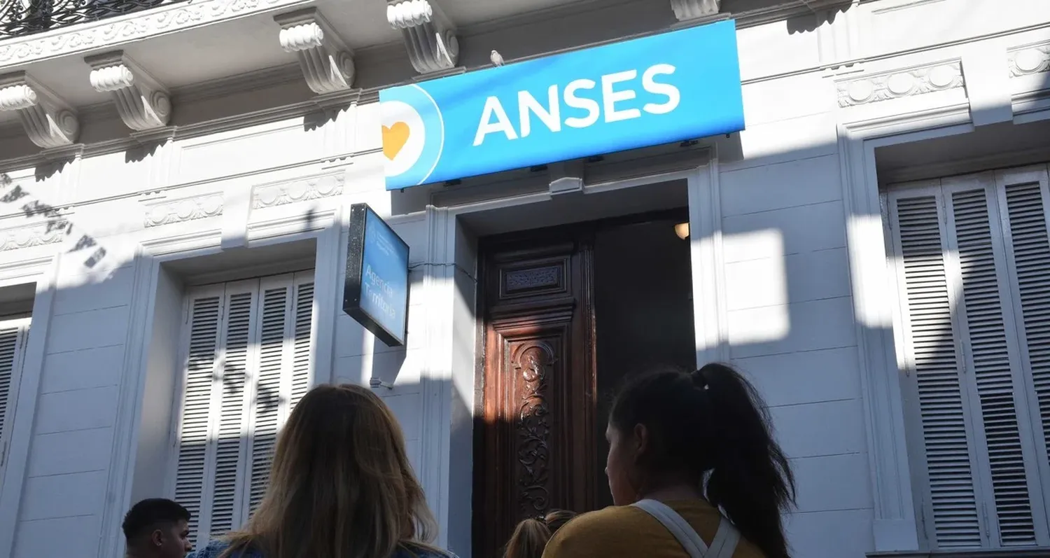 Las oficinas de Anses en la peatonal de la ciudad capital santafesina. Foto: Flavio Raina