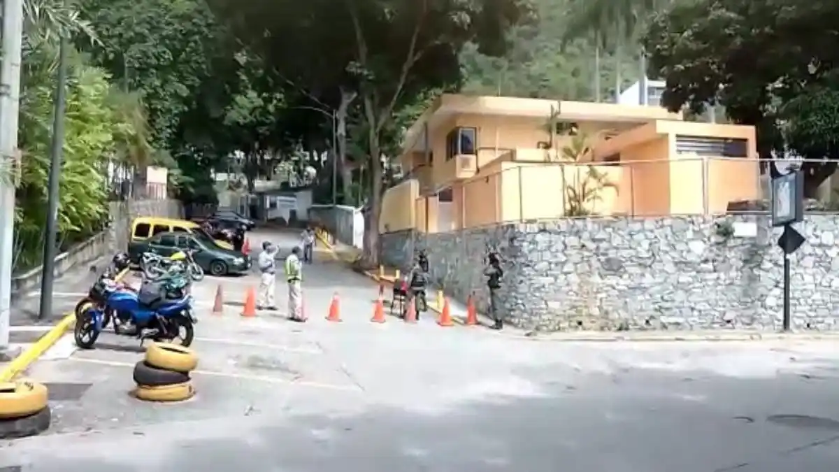 ¿NEGLIGENCIA?: Son dos los niños que caen de la azotea de un colegio en Caracas, uno fallecido y el otro está herido