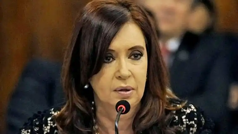 La Salud de Cristina: La Presidenta continúa internada con diagnóstico de sigmoiditis 