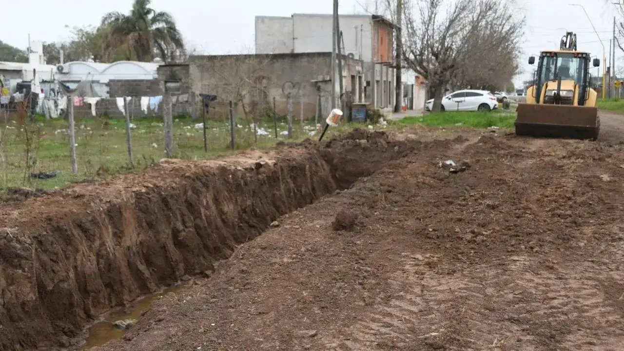 Comenzó la refuncionalización del sistema de drenaje pluvial en barrio Corradi