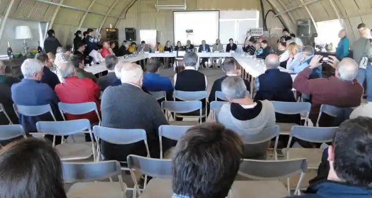Salazar anunció créditos del banco Nación para la producción frutícola