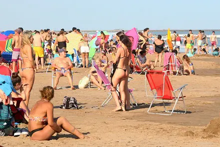 Día de playa: 33º C y sin barbijo