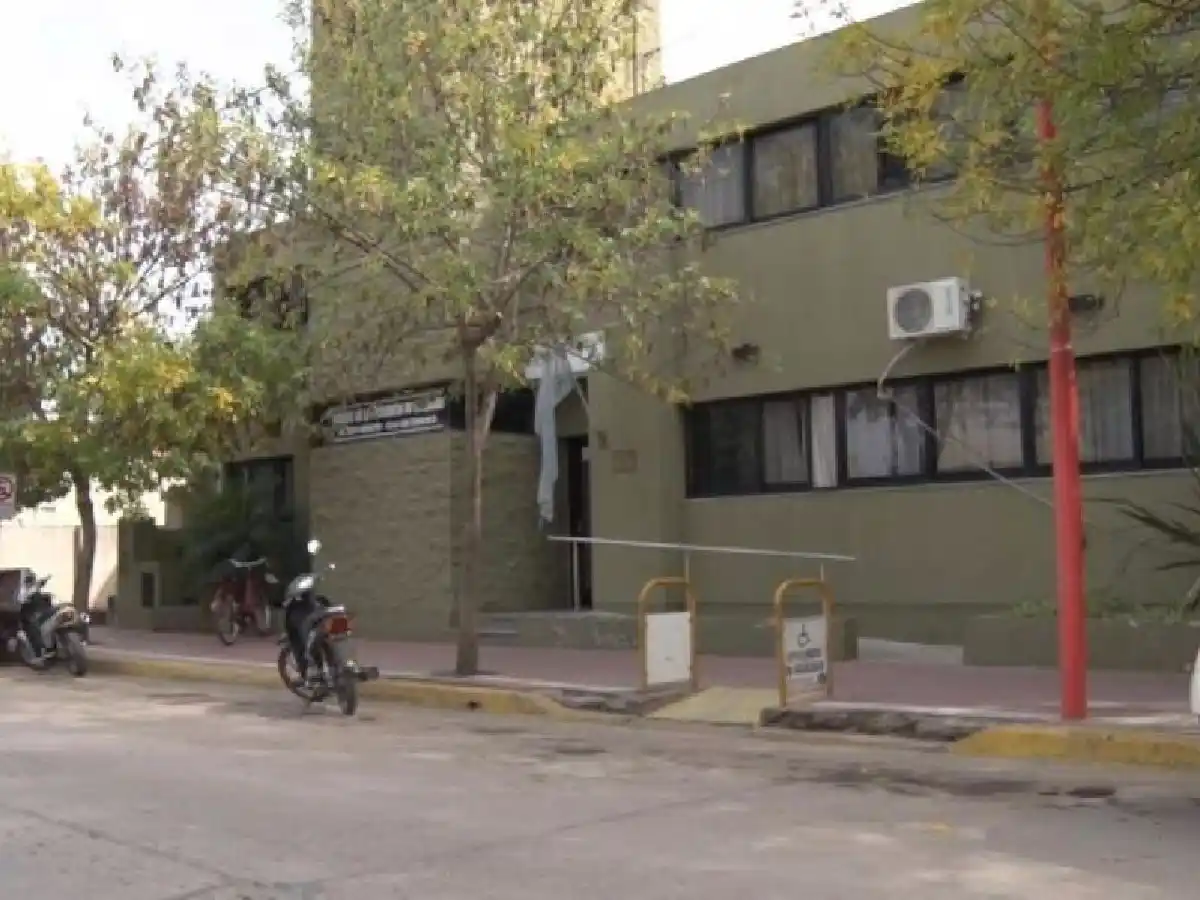 Se complicó la situación de  uno de los policías detenidos en Arroyito por narcomenudeo