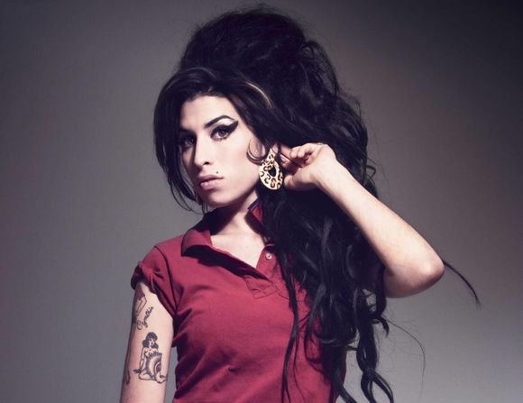 Publicarán los diarios de Amy Winehouse
