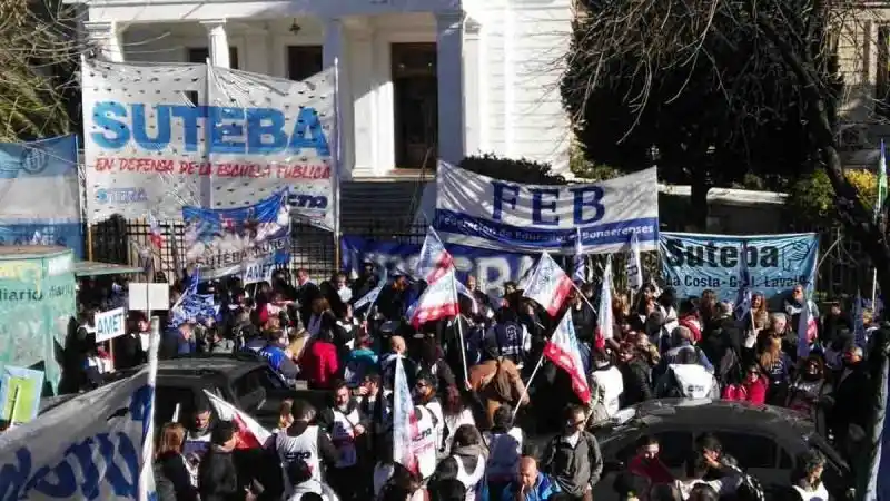 Docentes insisten con reunión para el jueves pero el Gobierno descartó convocatoria