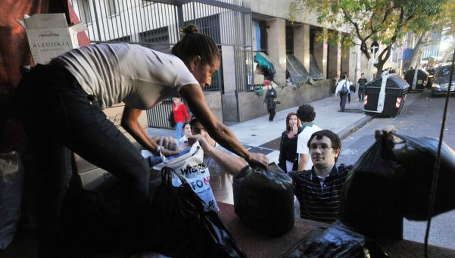 Inundaciones: Recepción de donaciones para Pergamino y localidades cercanas