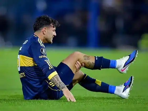 Paredes se resintió en el duelo ante la Católica.