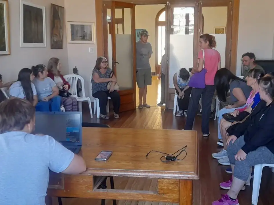 Imagen de un encuentro reciente entre autoridades y vecinos de María Ignacia.
