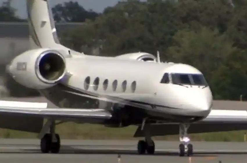 El avión privado del rapero Post Malone aterrizó con éxito