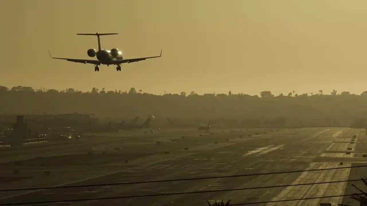 Un avión se estrelló en California y  murieron sus seis tripulantes