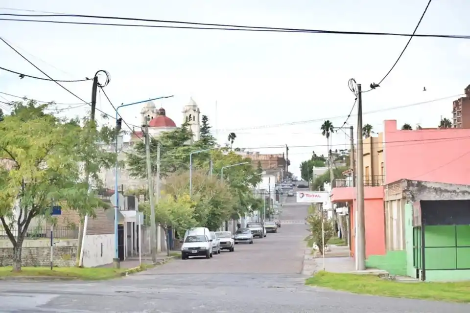 Las ventas en comercios minoristas retrocedieron 57,6% en abril