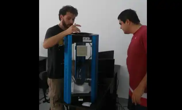 Desde la Escuela Técnica 1 se suman a la producción de máscaras faciales