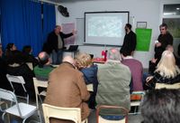 Vecinos escucharon la propuesta de circulación para Larrea antes del debate en el Concejo