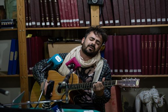 Juan Grumberg presenta “Qué hay del otro lado del río”, un espectáculo multisensorial