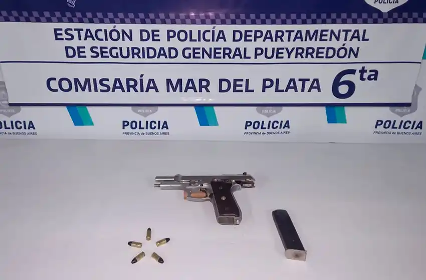 Trató de borracho a un vecino y lo amenazó de muerte: lo atrapan con arma robada y el permiso de la cárcel vencido