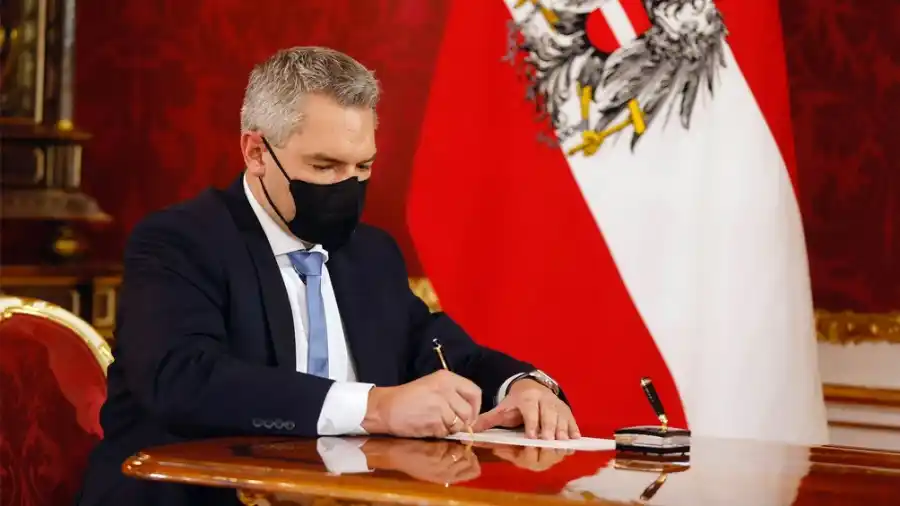 Austria: la vacunación contra el coronavirus será obligatoria a partir de febrero