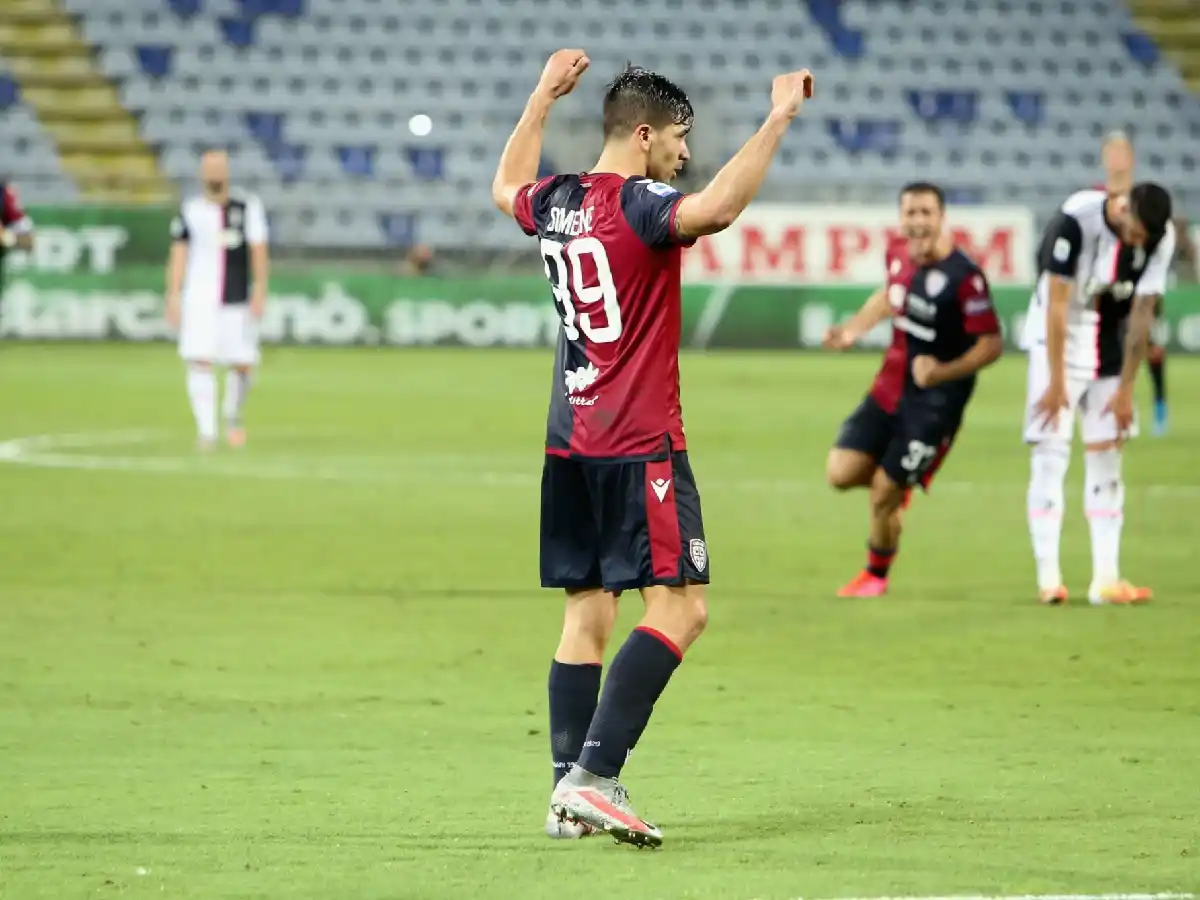Cagliari, con el aporte de Simeone, venció a Juventus