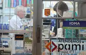 La Plata: Farmacéuticos en emergencia por falta del pago del IOMA