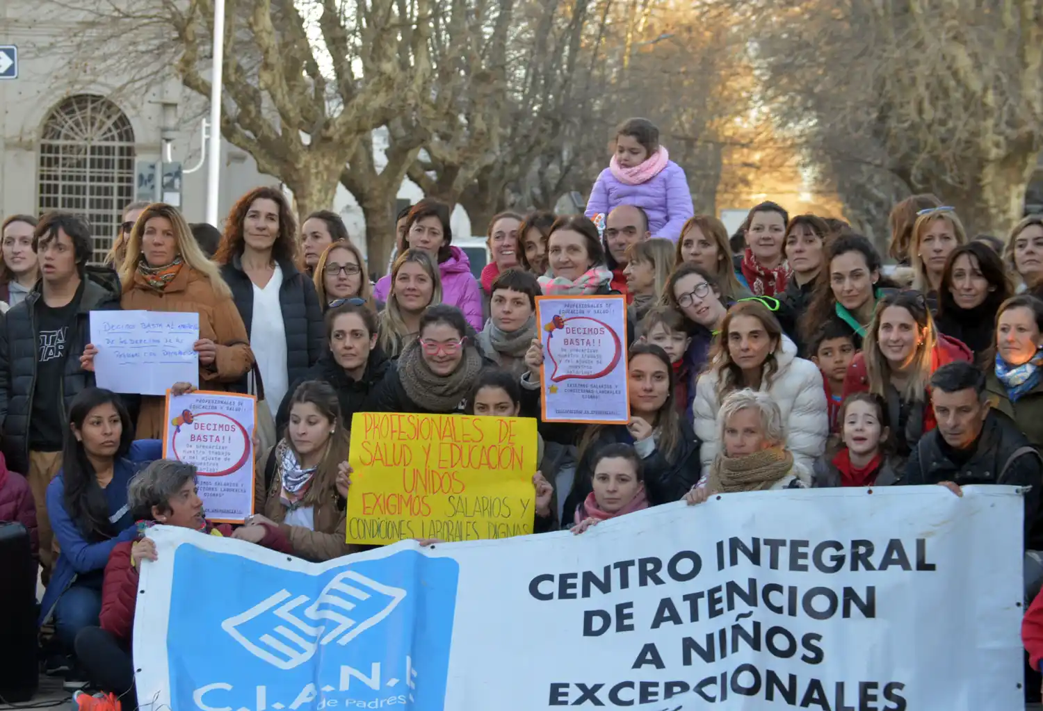 Prestadores de discapacidad se manifestaron frente al Municipio