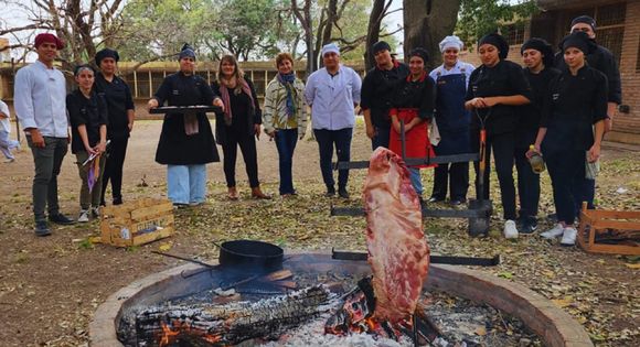 Escuelas técnicas especializadas en gastronomía realizan visitas didácticas