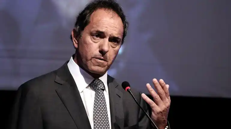 Para Scioli, el cepo, las retenciones y Ganancias "no se pueden sacar de un día para otro"