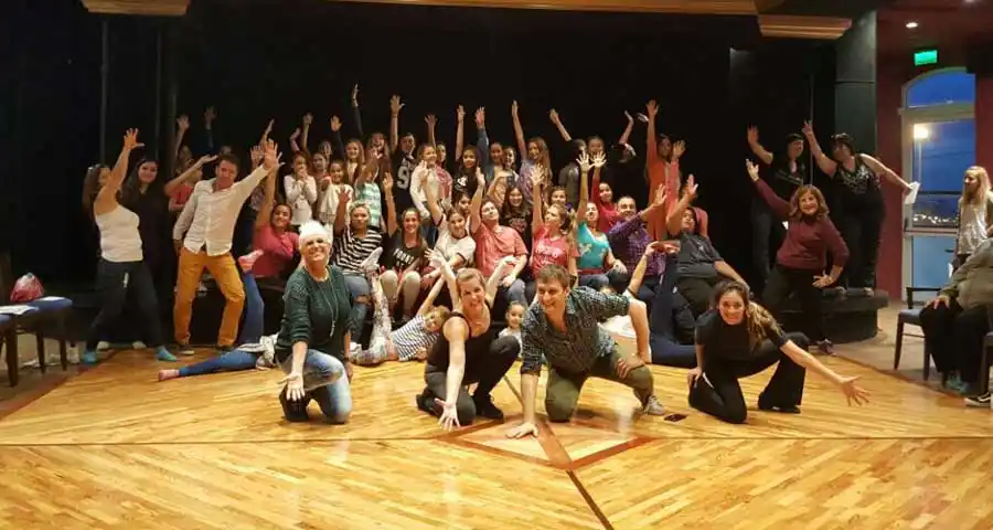 Valeria Lynch compartió sus experiencias en una clase magistral