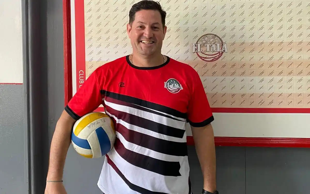 El entrenador Maximiliano Montenegro