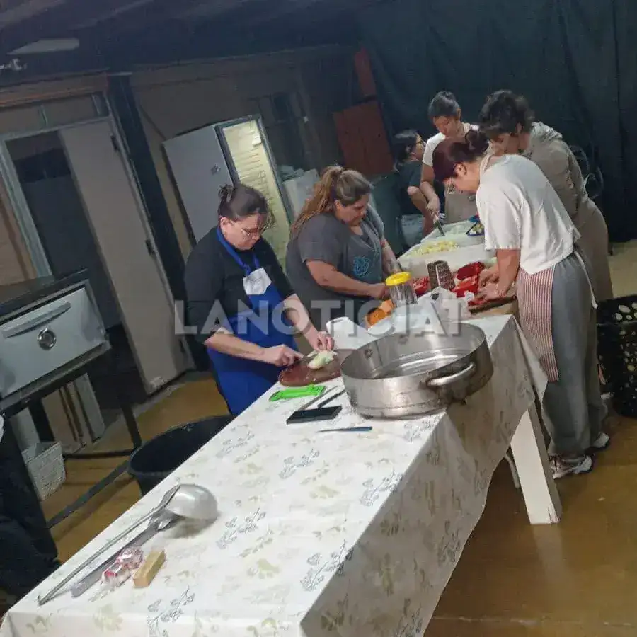 Es de Capitán Sarmiento y convirtió su salón de fiestas en una olla popular tras los despidos en Granja Tres Arroyos - 5