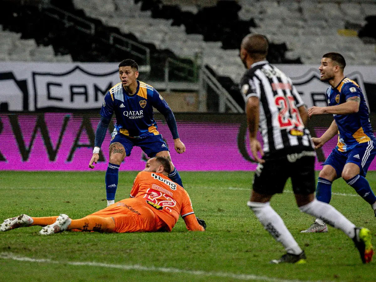 Por el VAR y los penales, Boca quedó eliminado
