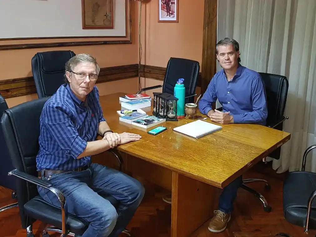 En la previa de sus respectivas asunciones, se reunieron Piaggio y Bahillo