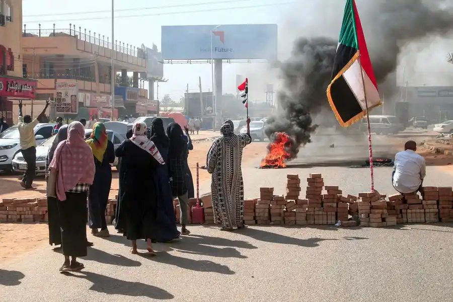 Miles de sudaneses salieron a las calles Jartum para repudiar al golpe.
