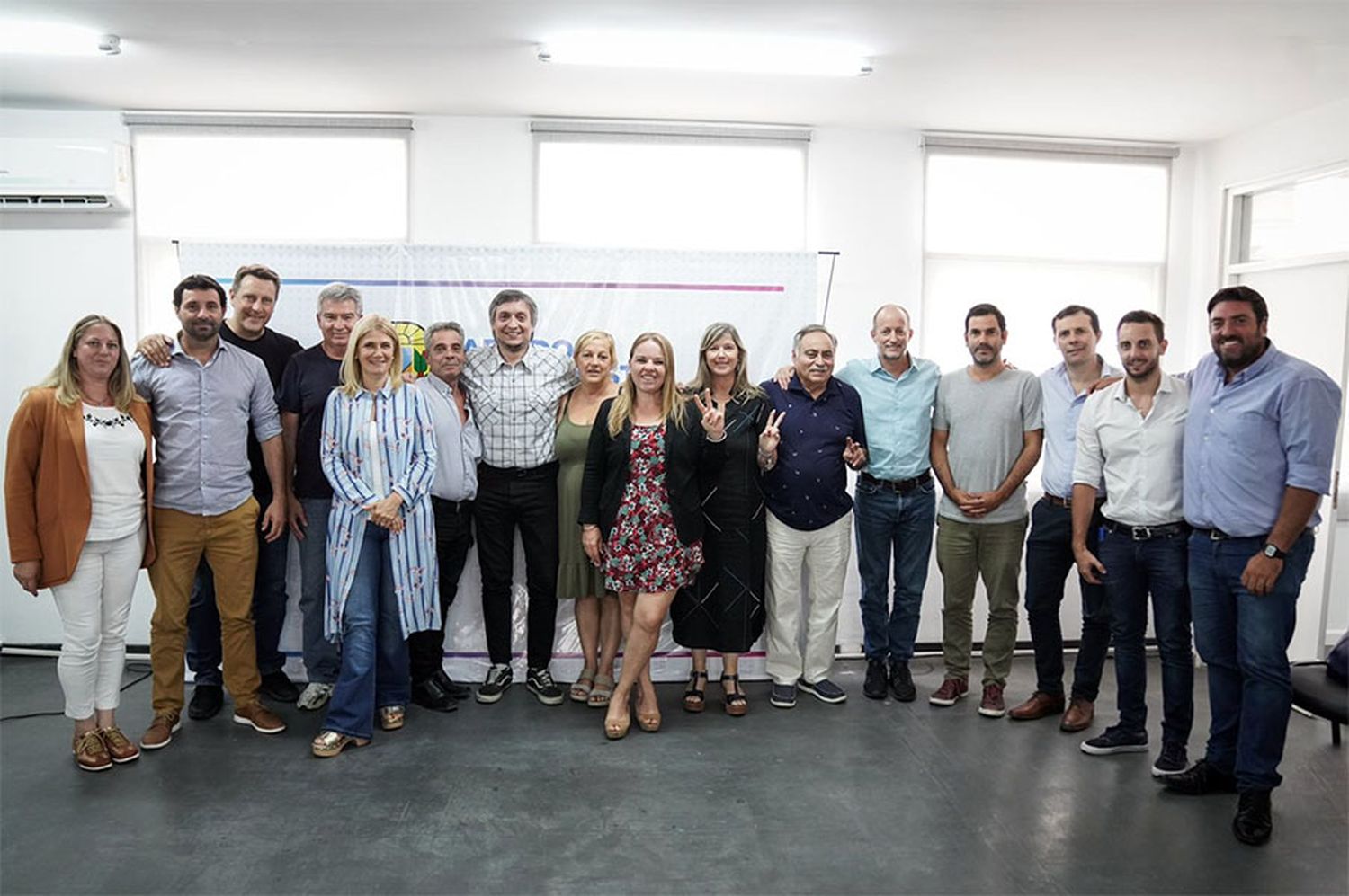 Máximo Kirchner junto a presidentes del PJ en La Plata