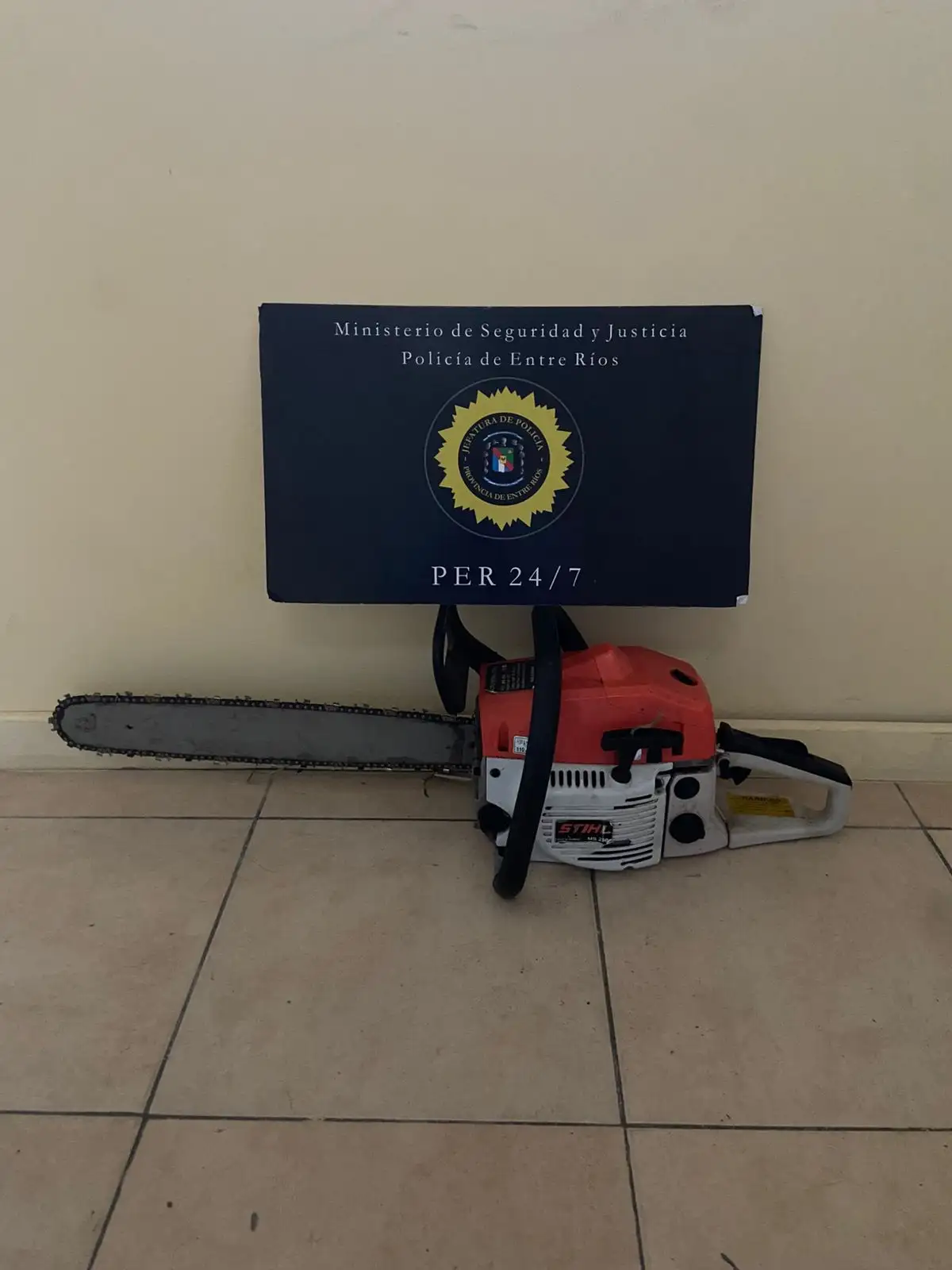 Recuperan una motosierra robada y detienen a un agresor