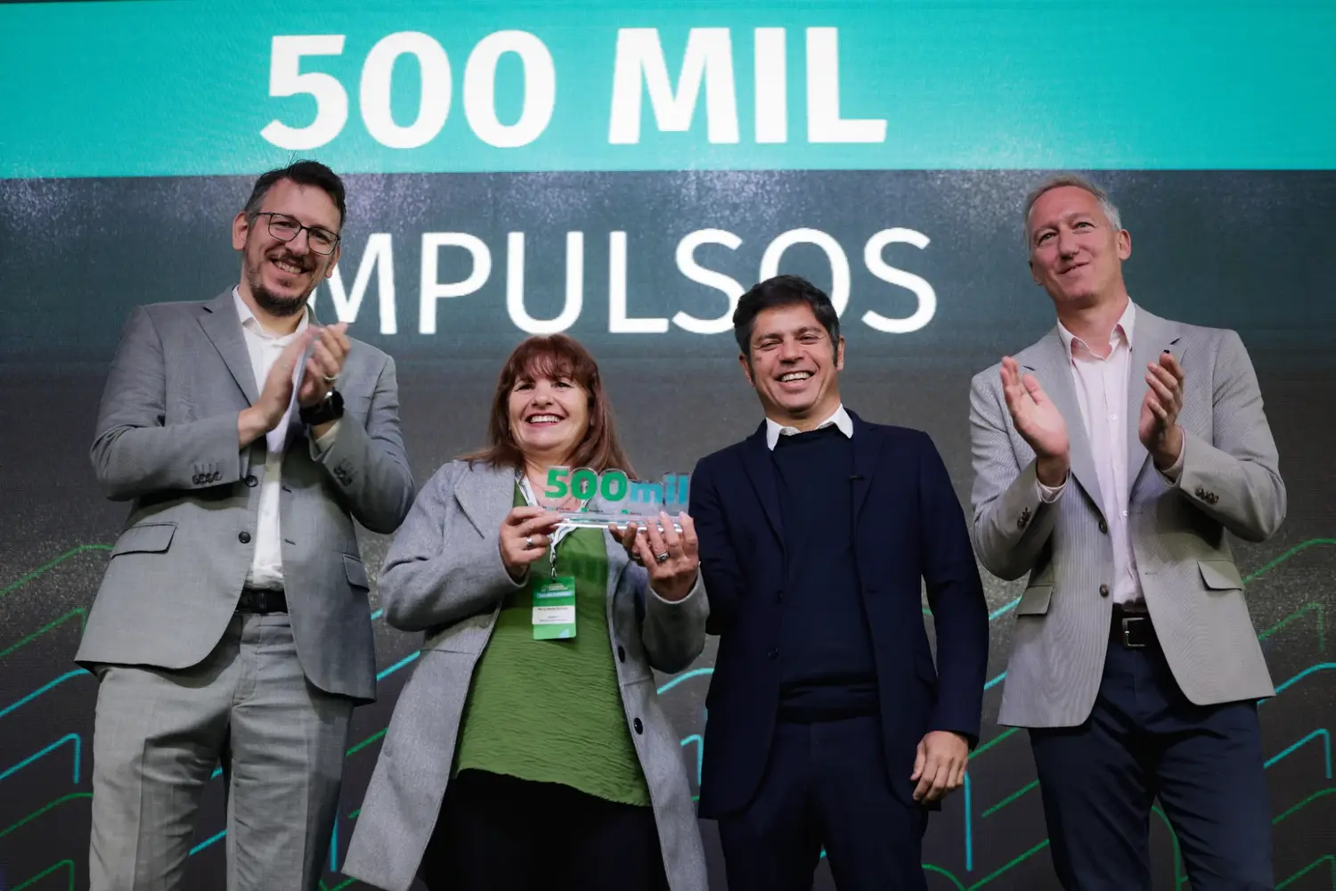 Kicilllof entregó el crédito N°500.000 de Provincia Microcréditos