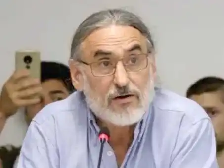 Basterra contra Basualdo y Paoltroni: “Es lamentable 
tener representantes así en el Congreso Nacional”