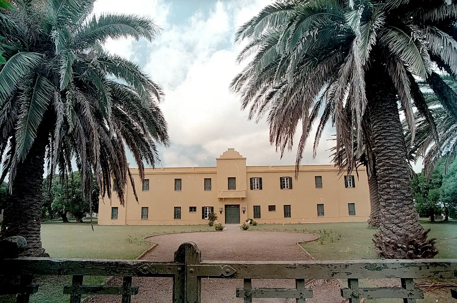 Fiesta en el viejo Hotel Quequén