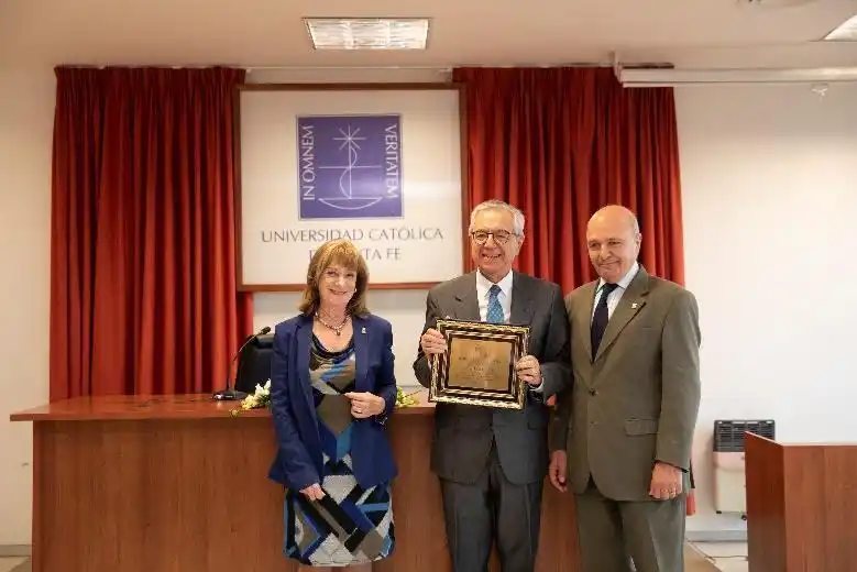 La UCSF reconoció al Dr. Rodolfo Vigo
