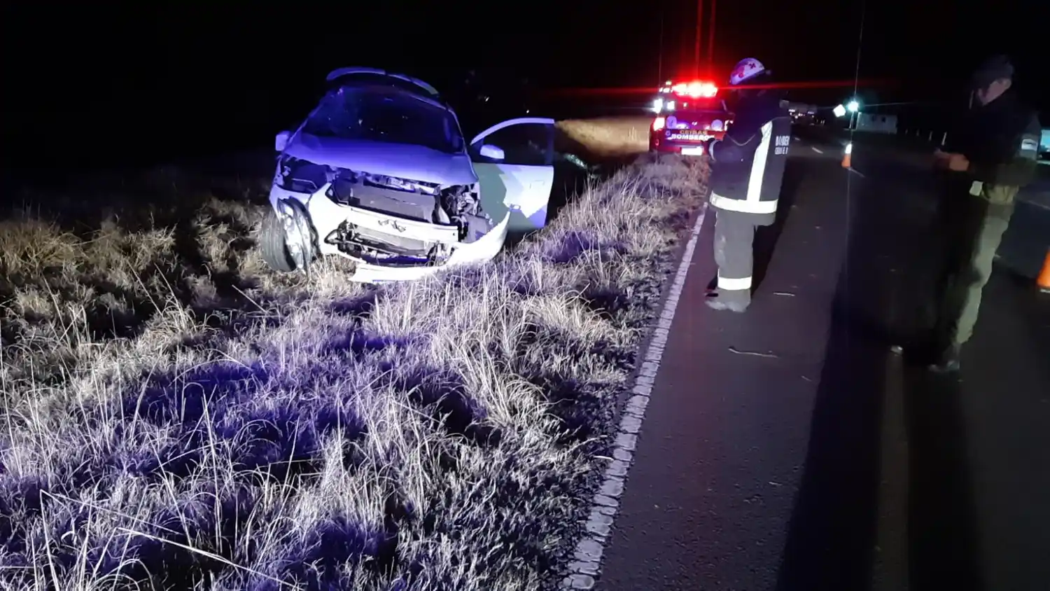 Vuelco en la Ruta 12: Cinco gualeguaychuenses sufrieron un accidente y se salvaron de milagro