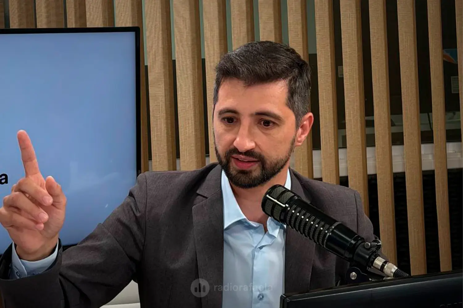 Juan Senn: "Me preocupa que Viotti funda la municipalidad"
