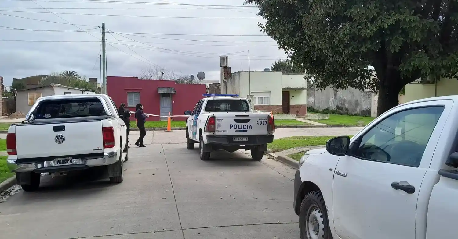 Escenario del brutal ataque a balazos, el domicilio de calle Río Quequén al 150, del barrio El Prado, de Lobería