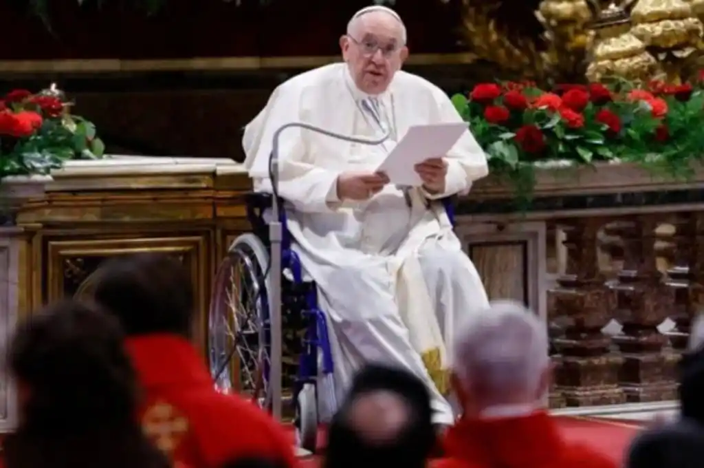 El dolor de rodilla de Francisco obliga a cancelar la misa del Corpus Christi