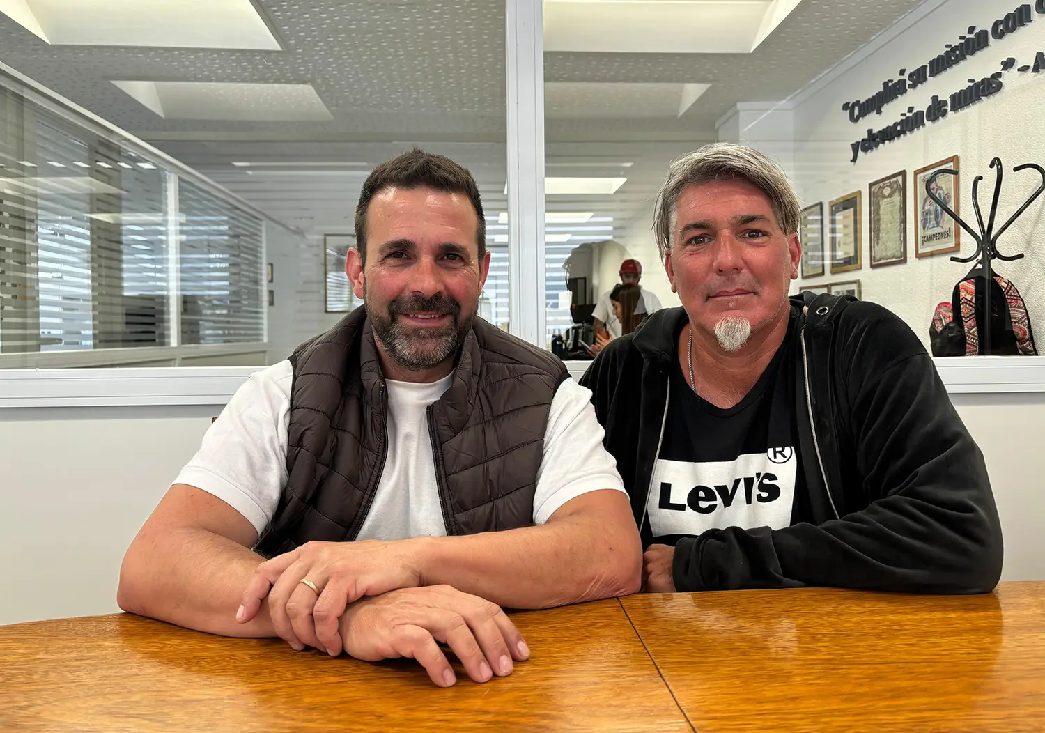 Alejandro Rodríguez y Gabriel Setaro. Miembros de la Asociación Civil “Ser Uno”.