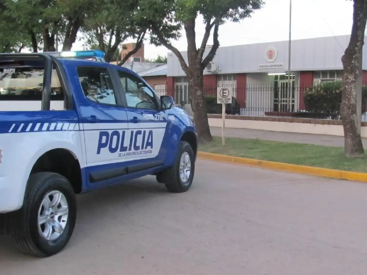 Pareja detenida por el robo de alambres