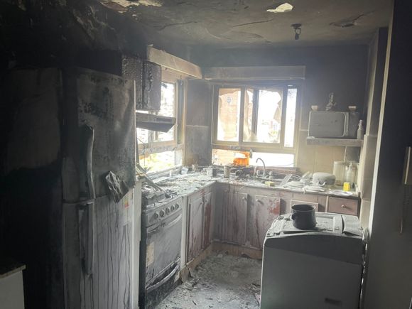 Rescataron a seis personas por un incendio en un edificio del centro frente a la plaza López